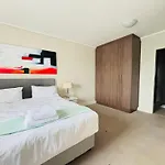 6 Sleeper Apartment Near Canal Walk
