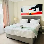6 Sleeper Apartment Near Canal Walk
