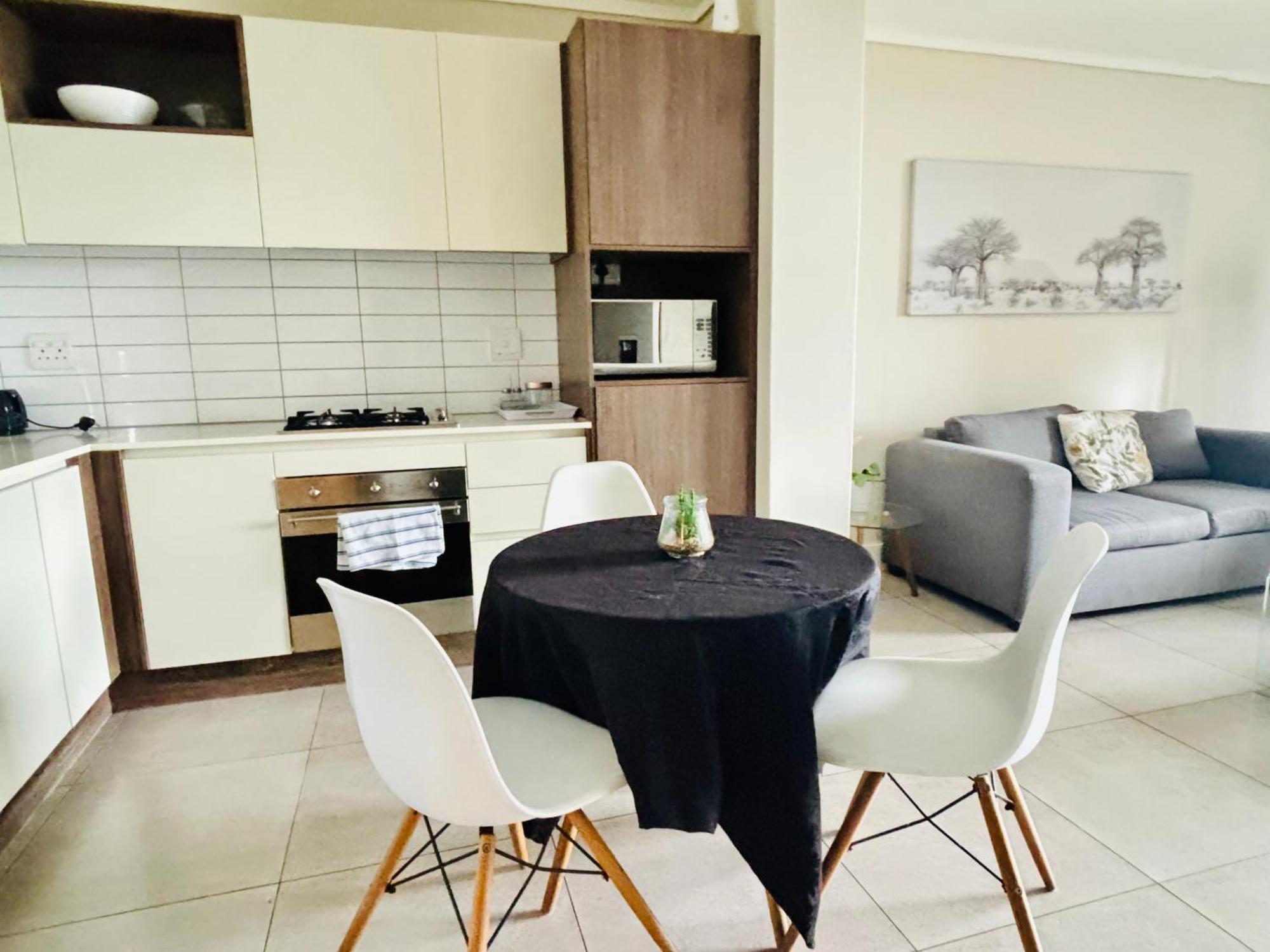 6 Sleeper Near Canal Walk