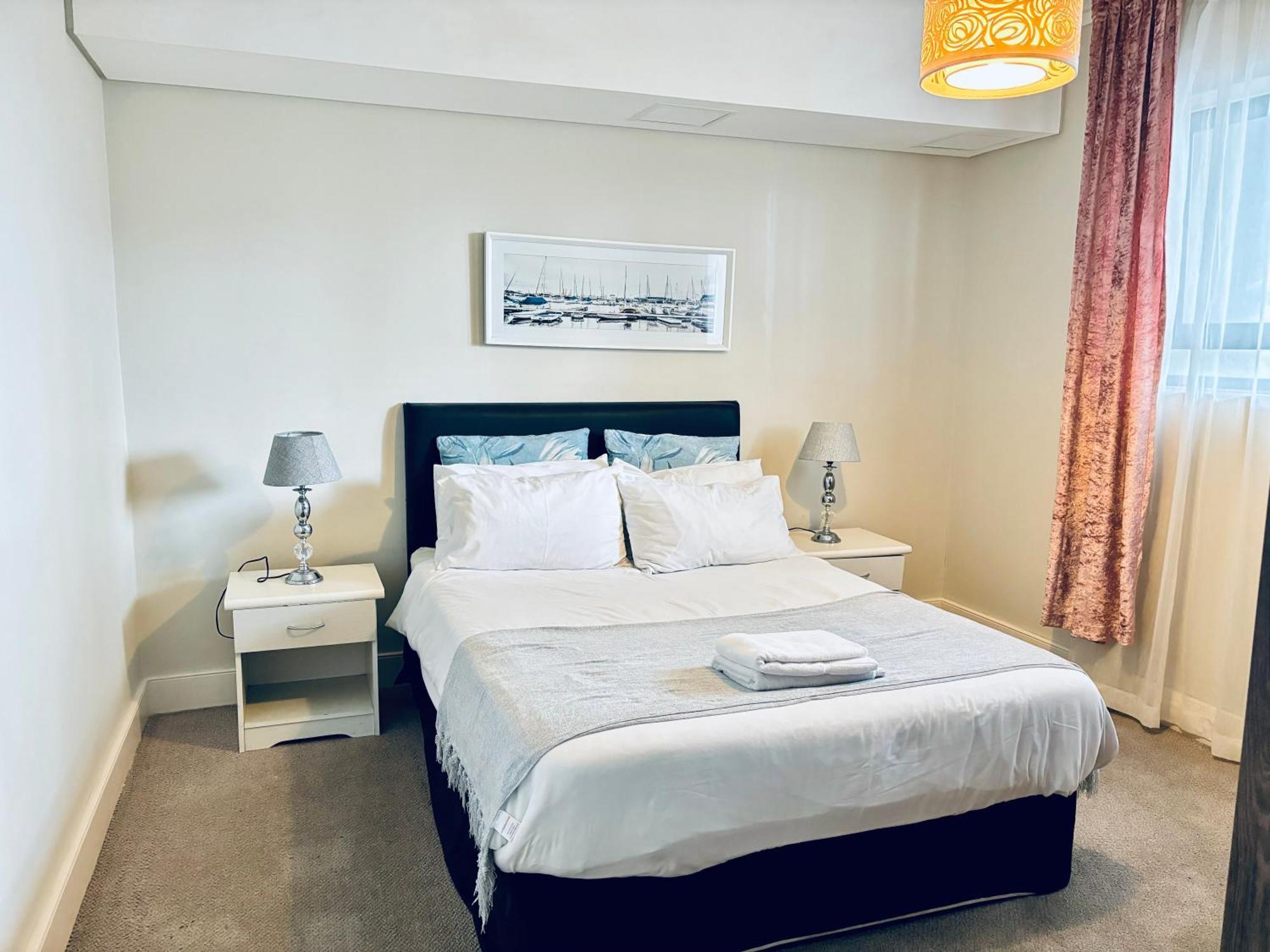 Apartment 6 Sleeper Near Canal Walk *